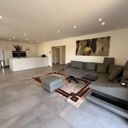 Luxee Apartment *